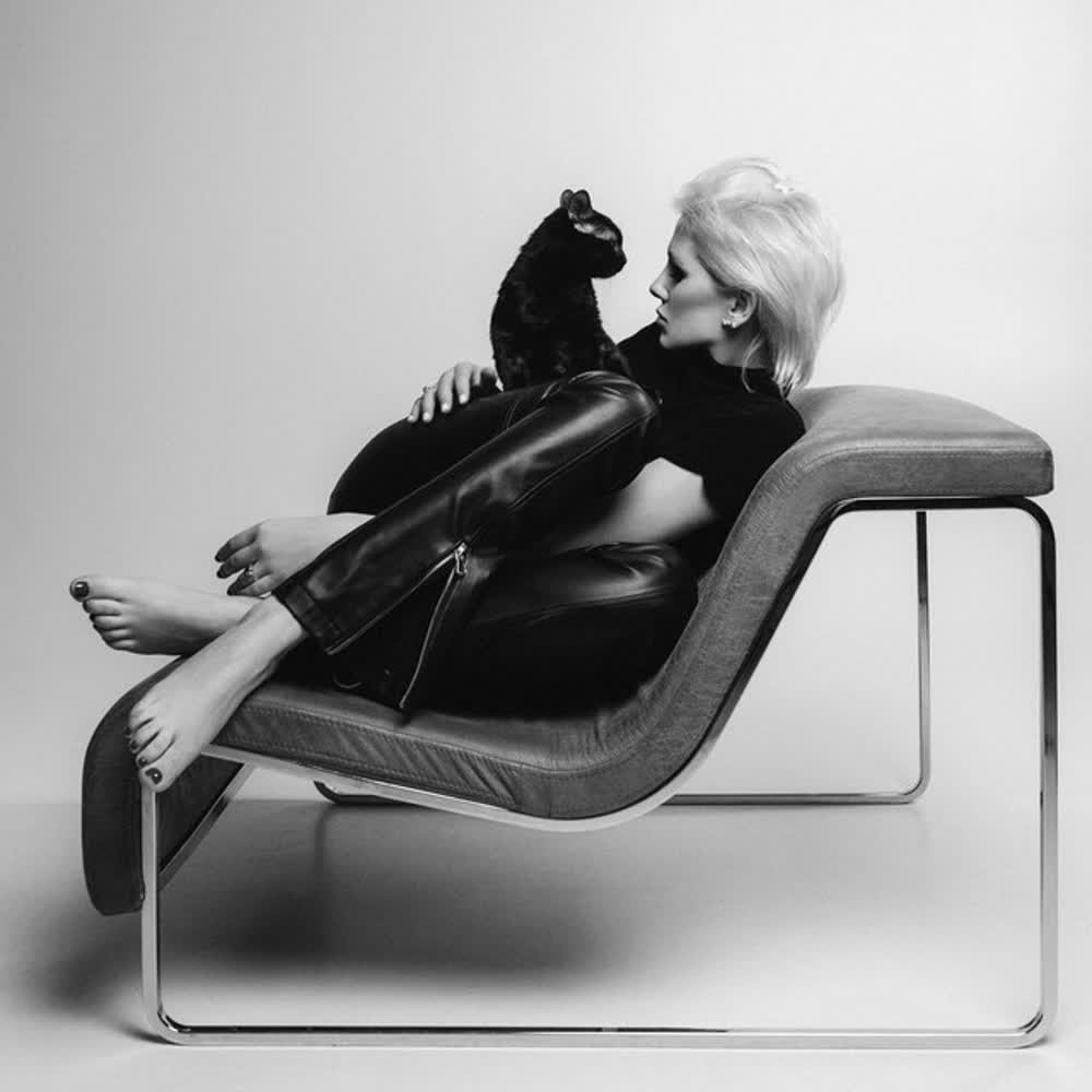 Janeuary - Black Into White